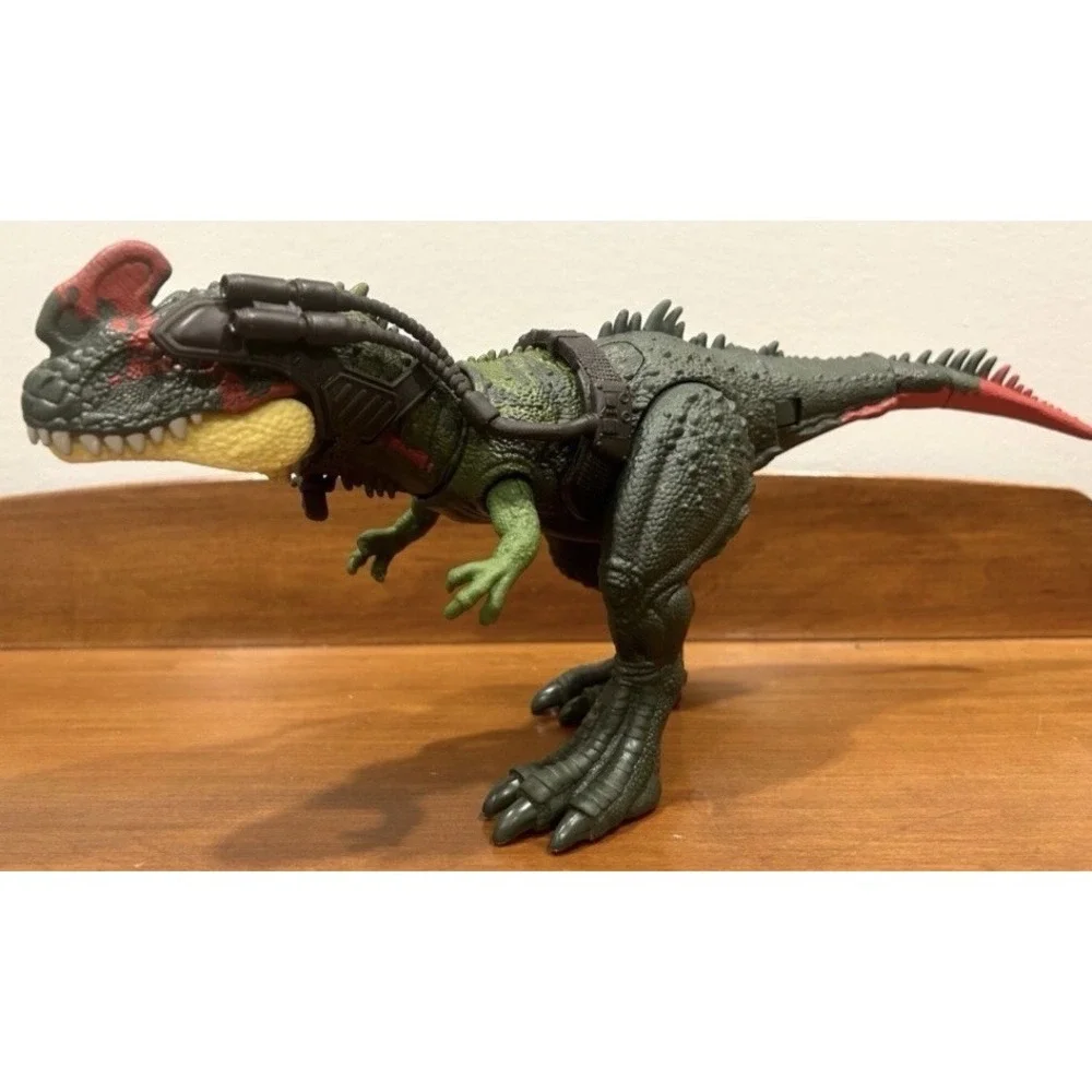 Jurassic World Sinotyrannus Dino Trackers Gigantic Mattel 2022 with capture gear